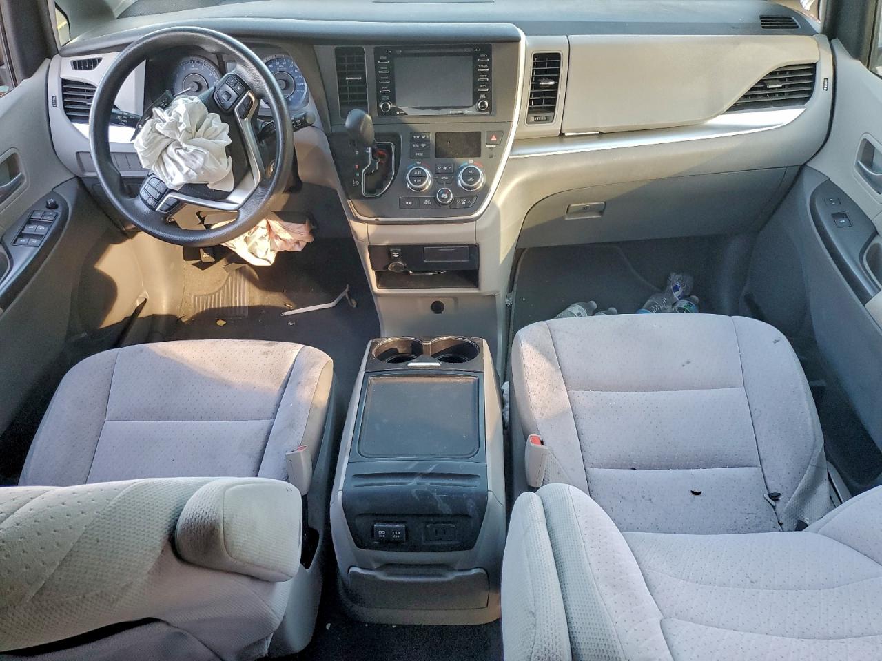 Toyota Sienna Le