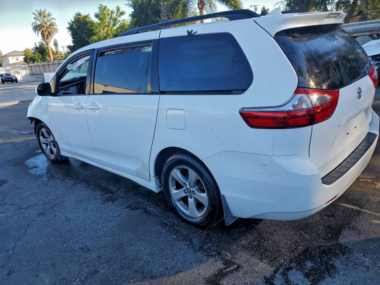 Toyota Sienna Le