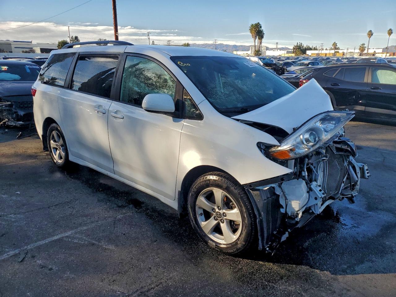 Toyota Sienna Le