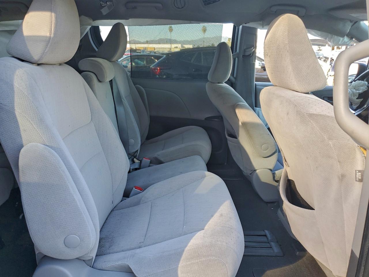 Toyota Sienna Le