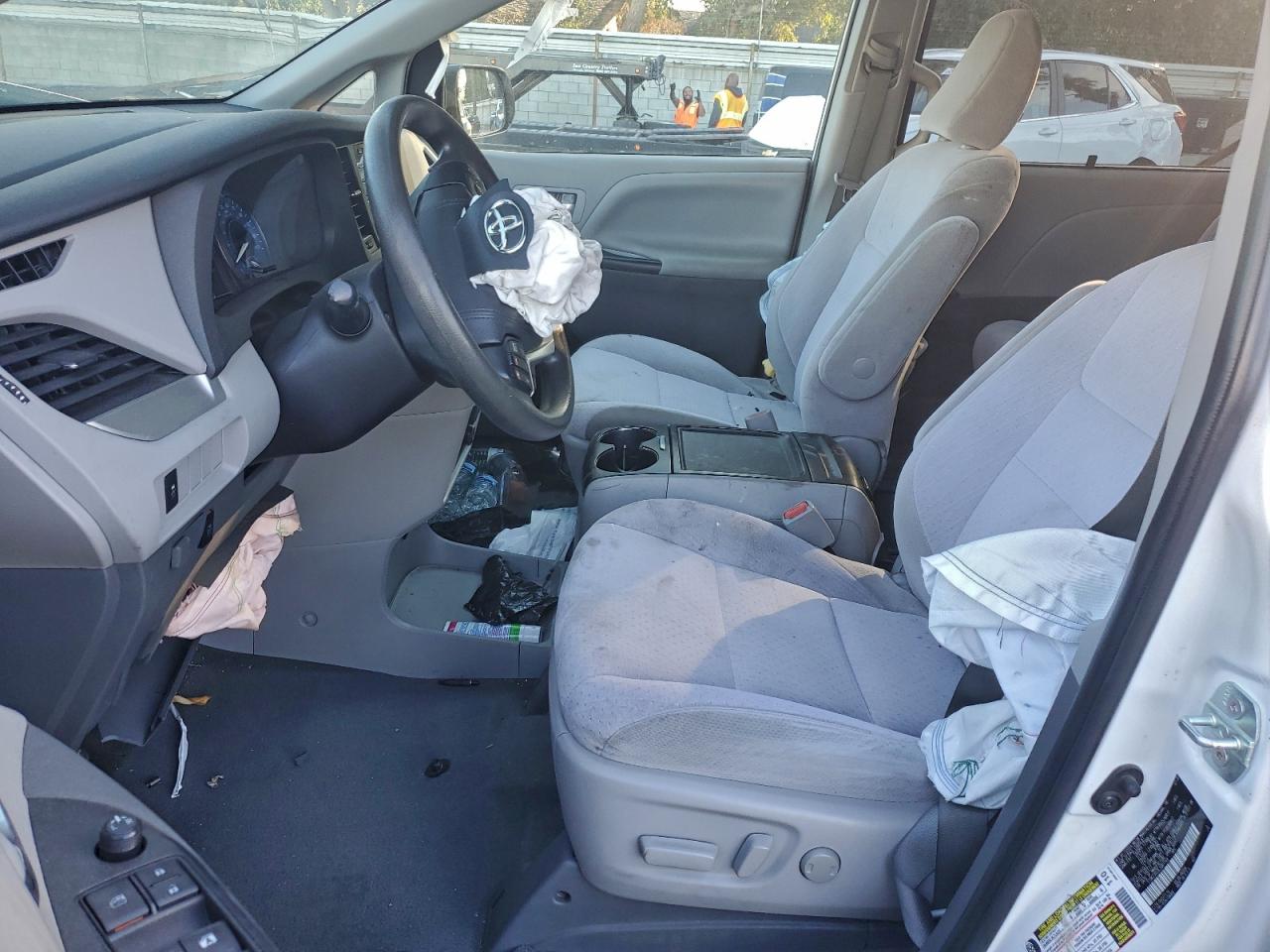 Toyota Sienna Le