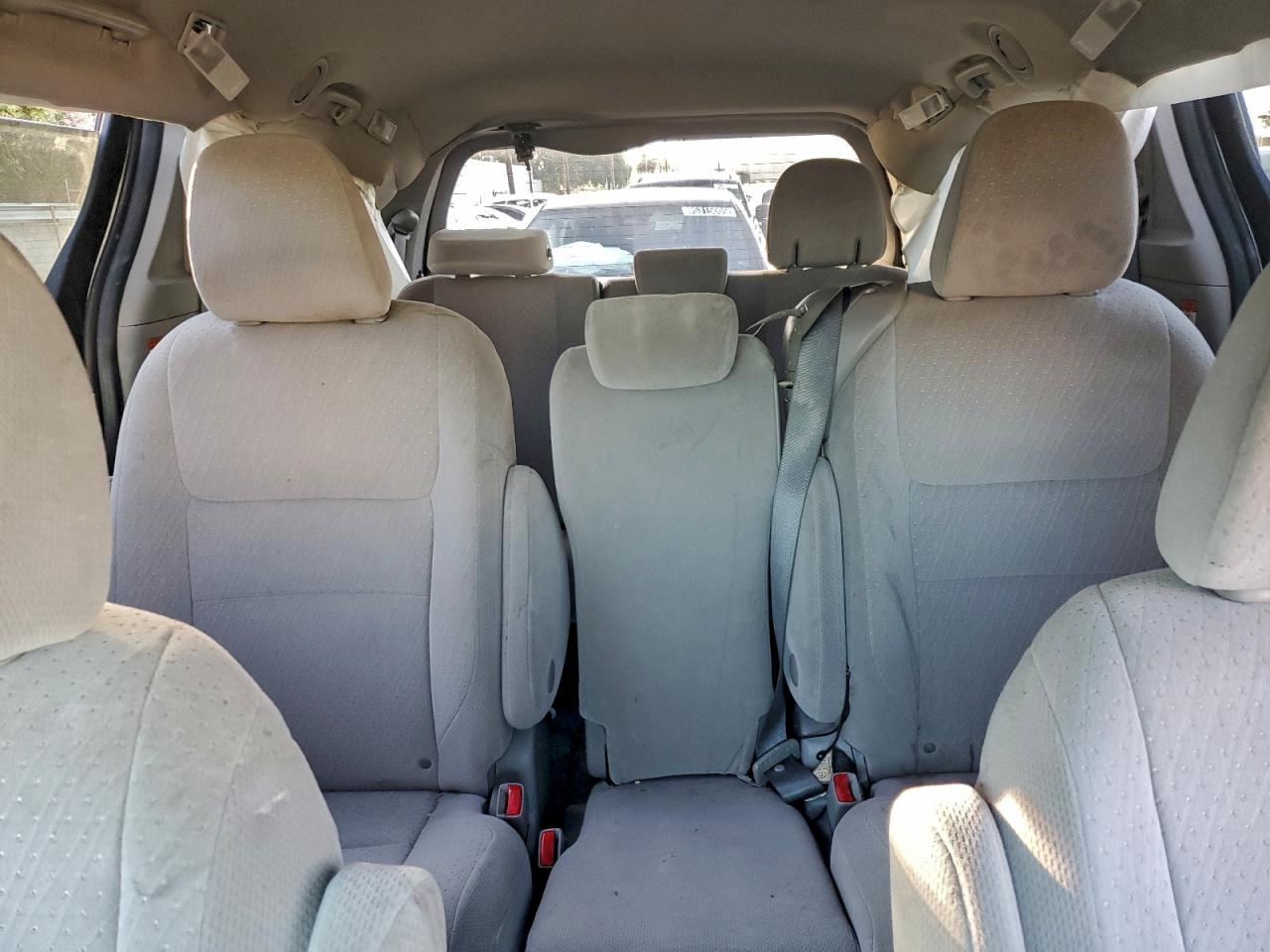 Toyota Sienna Le