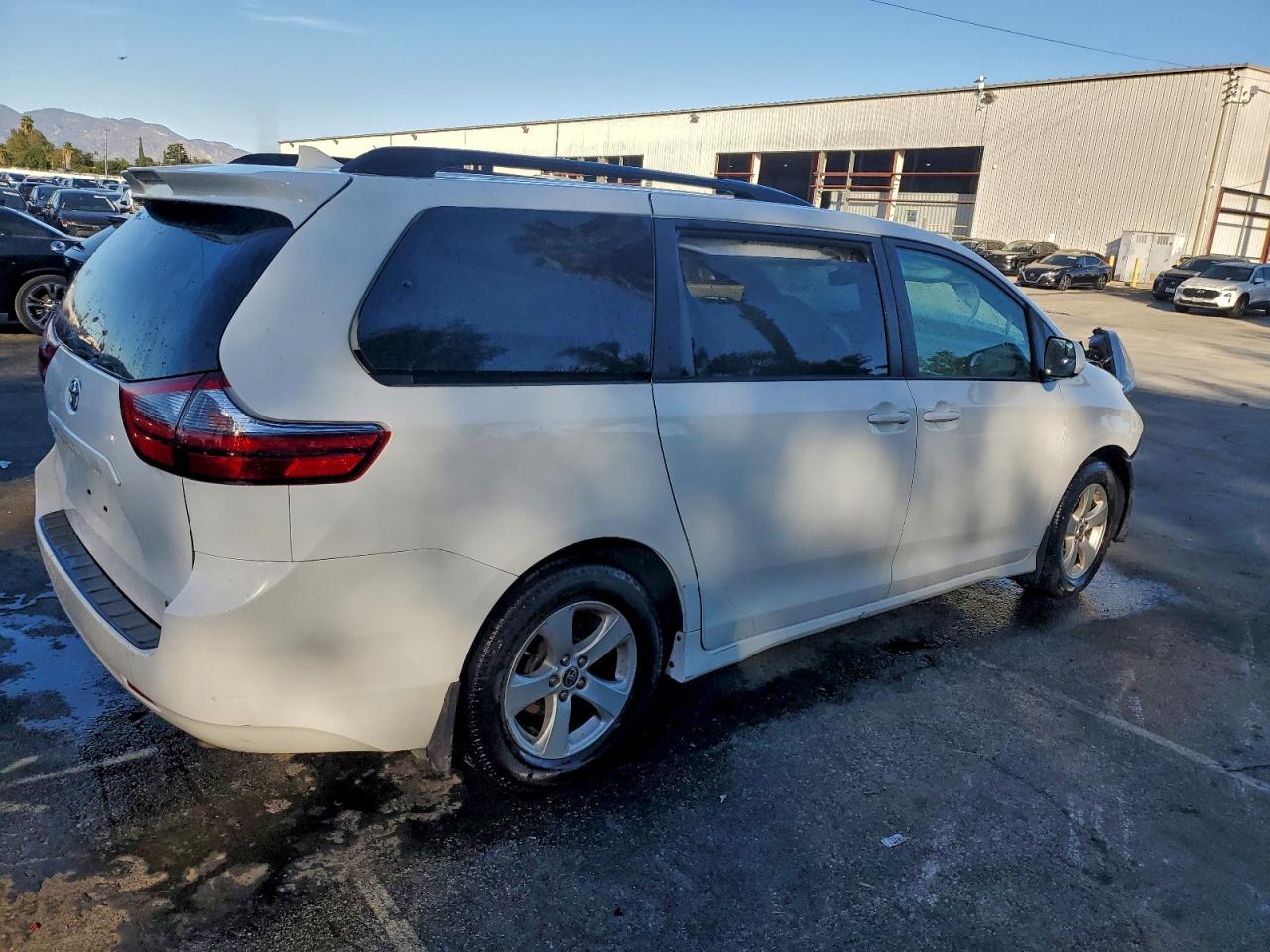 Toyota Sienna Le