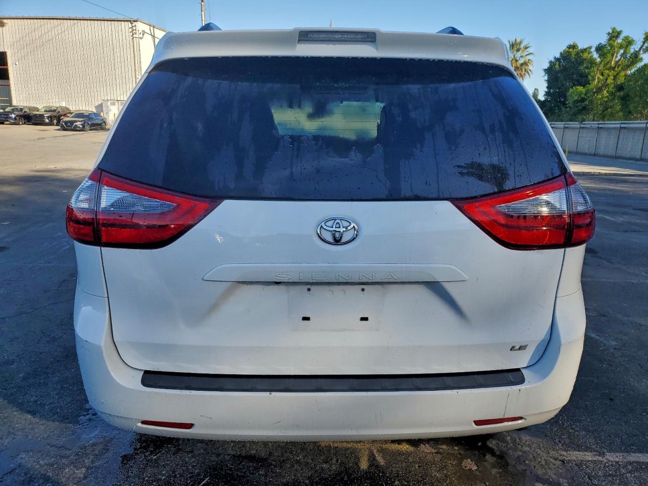 Toyota Sienna Le