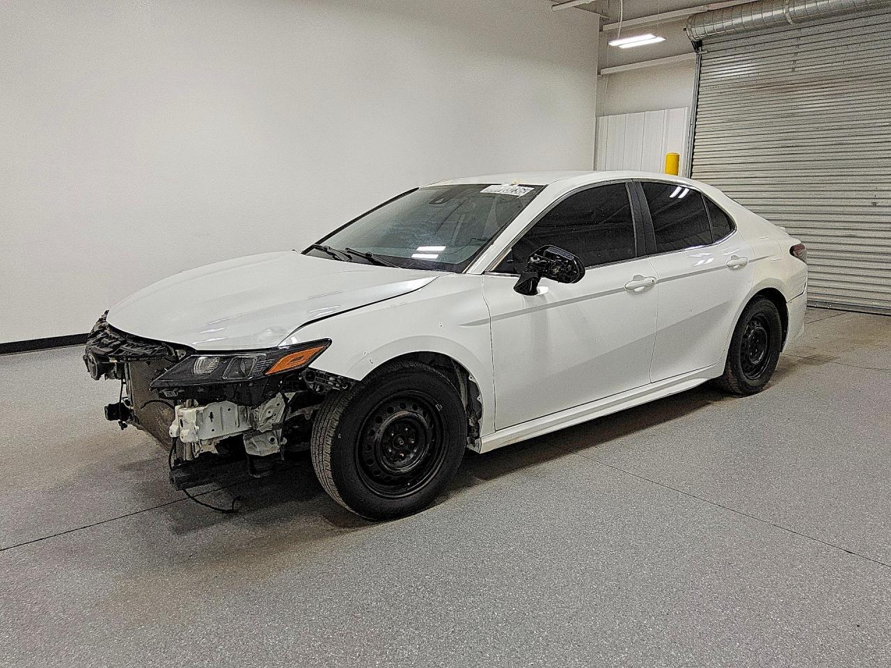 Salvage Toyota Camry Image