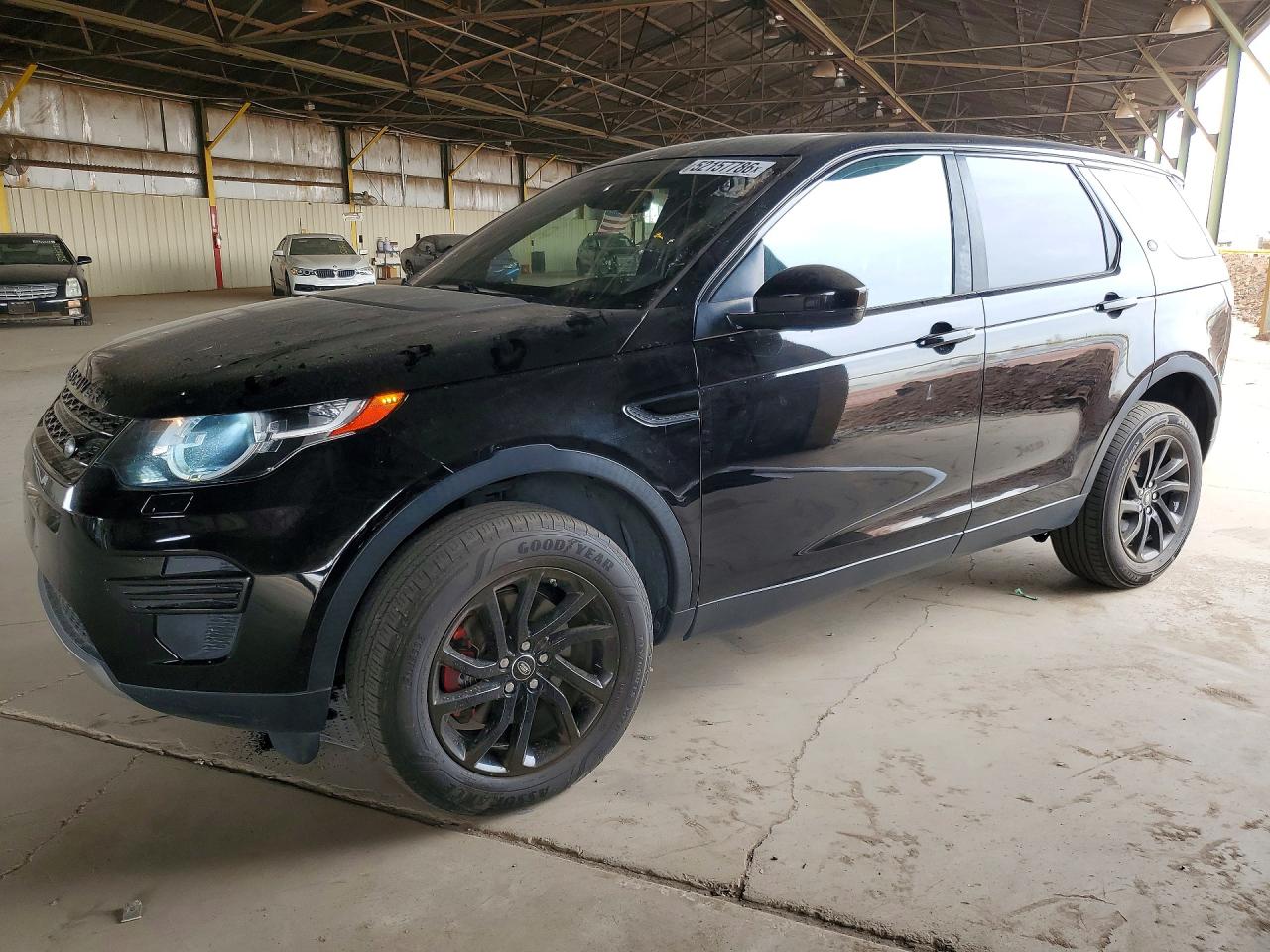 Salvage Land Rover Discovery Image