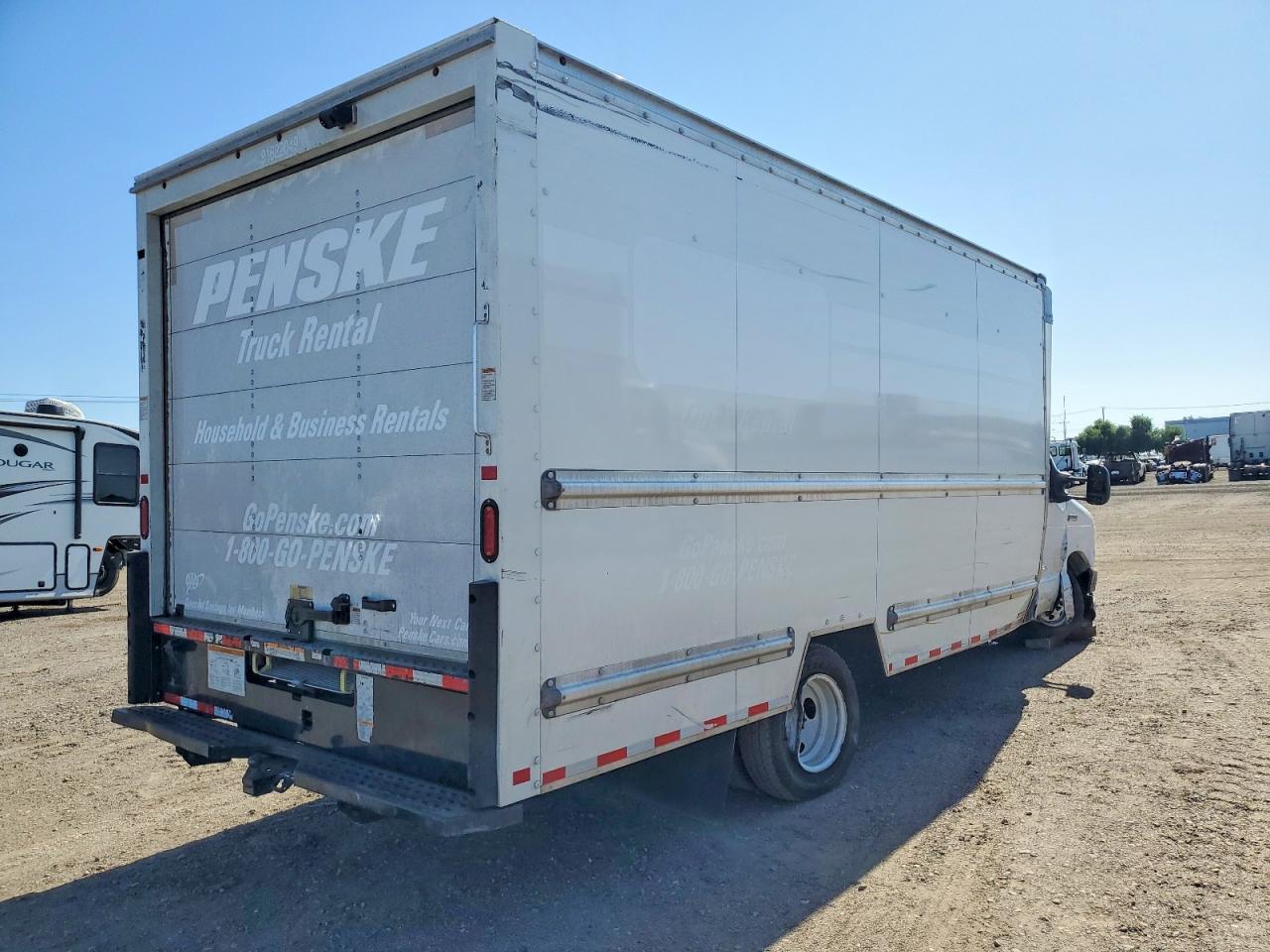 Ford Econoline E350 Super Duty Cutaway Van