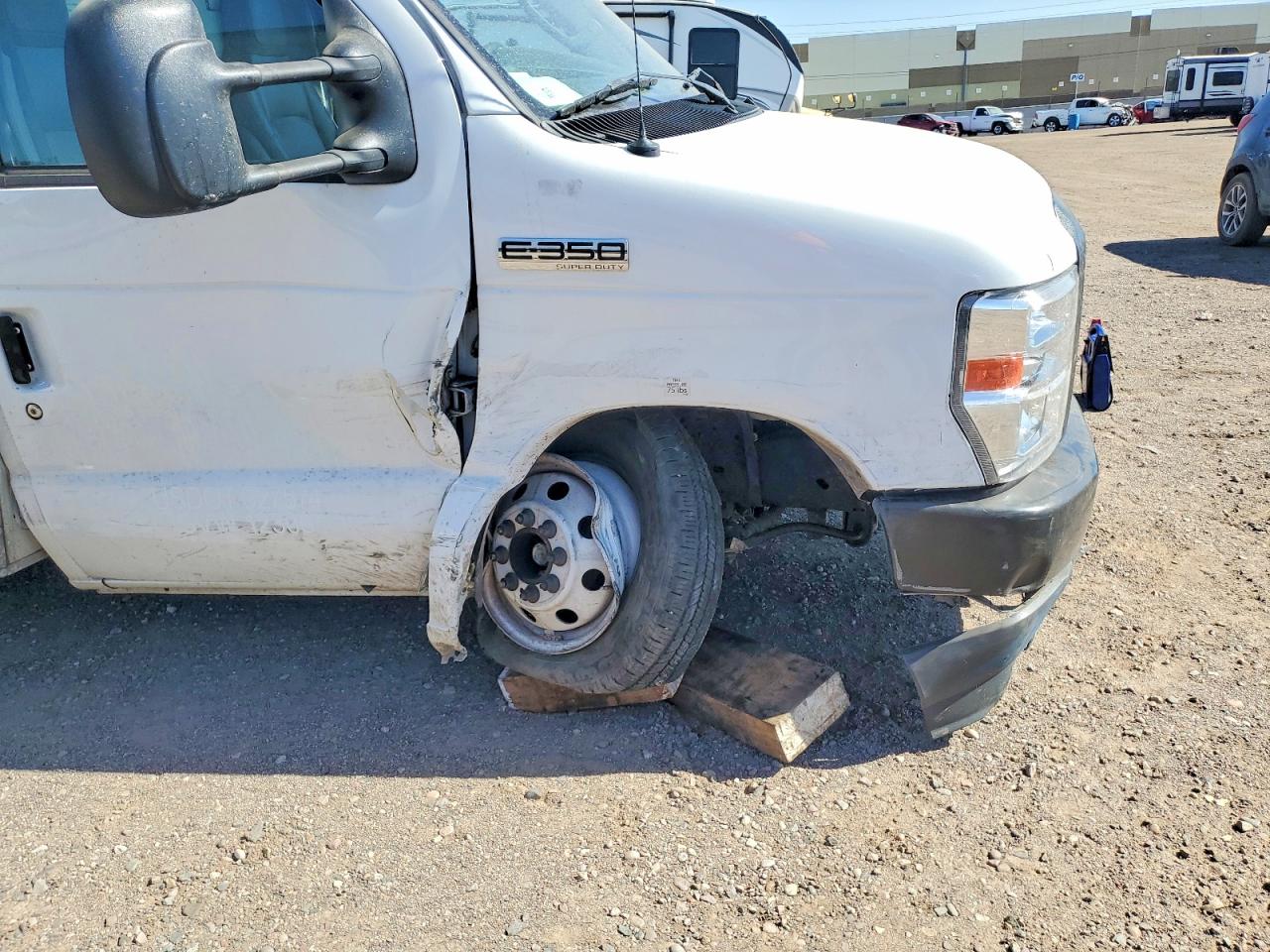 Ford Econoline E350 Super Duty Cutaway Van