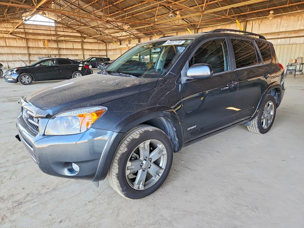 Salvage Toyota RAV4 Image