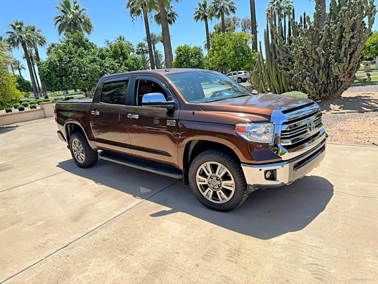 Salvage Toyota Tundra Image