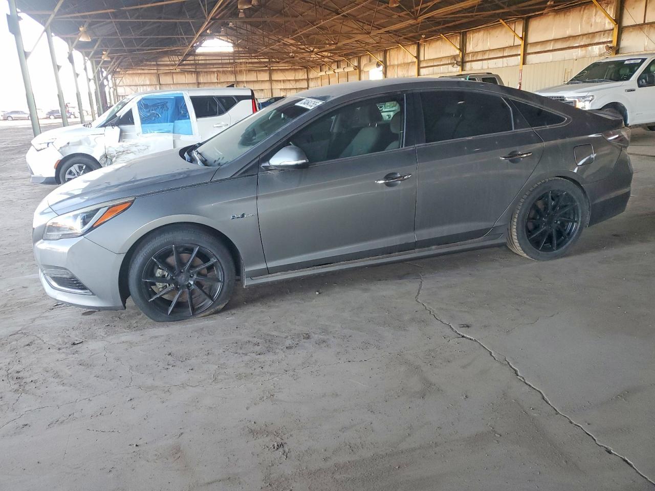 Salvage Hyundai SONATA Image