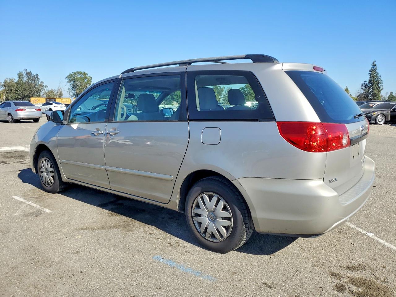 Toyota Sienna Ce 8-passenger