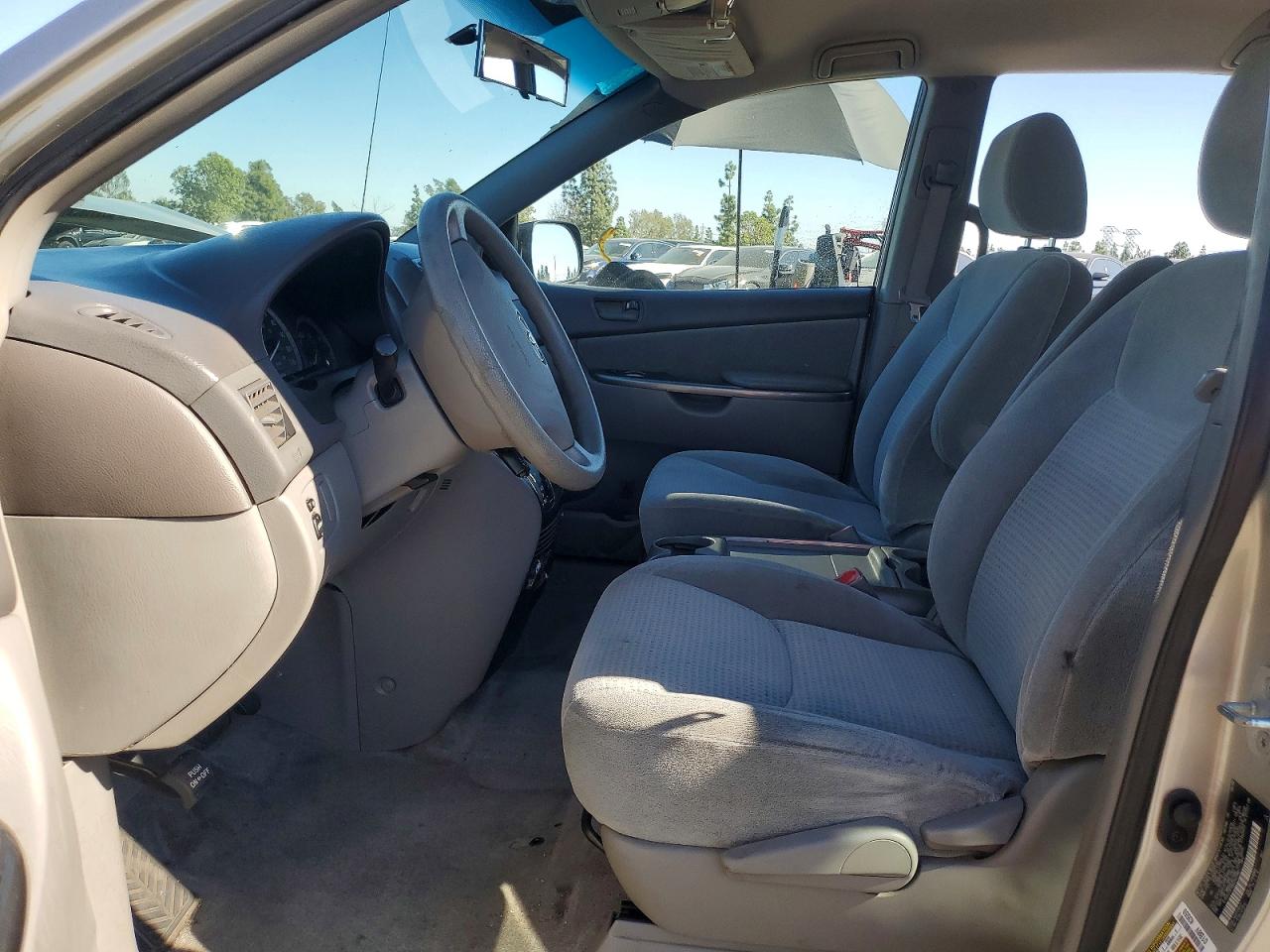 Toyota Sienna Ce 8-passenger