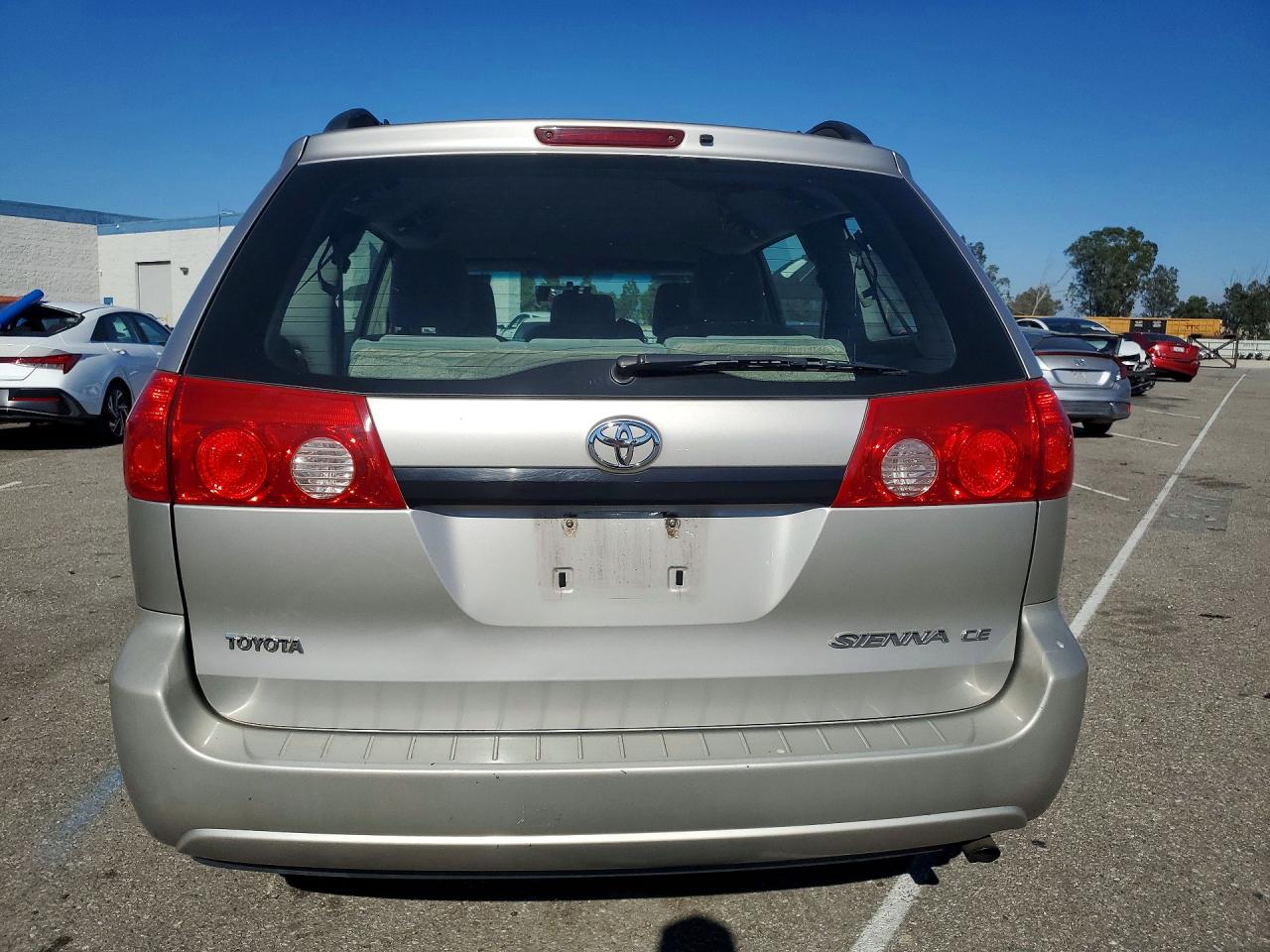 Toyota Sienna Ce 8-passenger