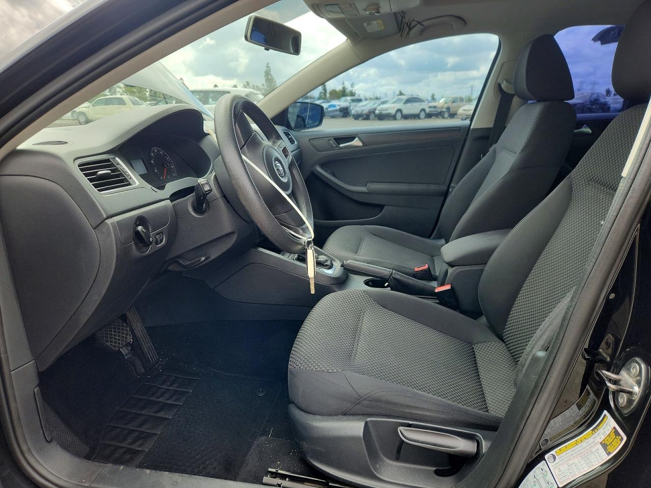Volkswagen Jetta Base