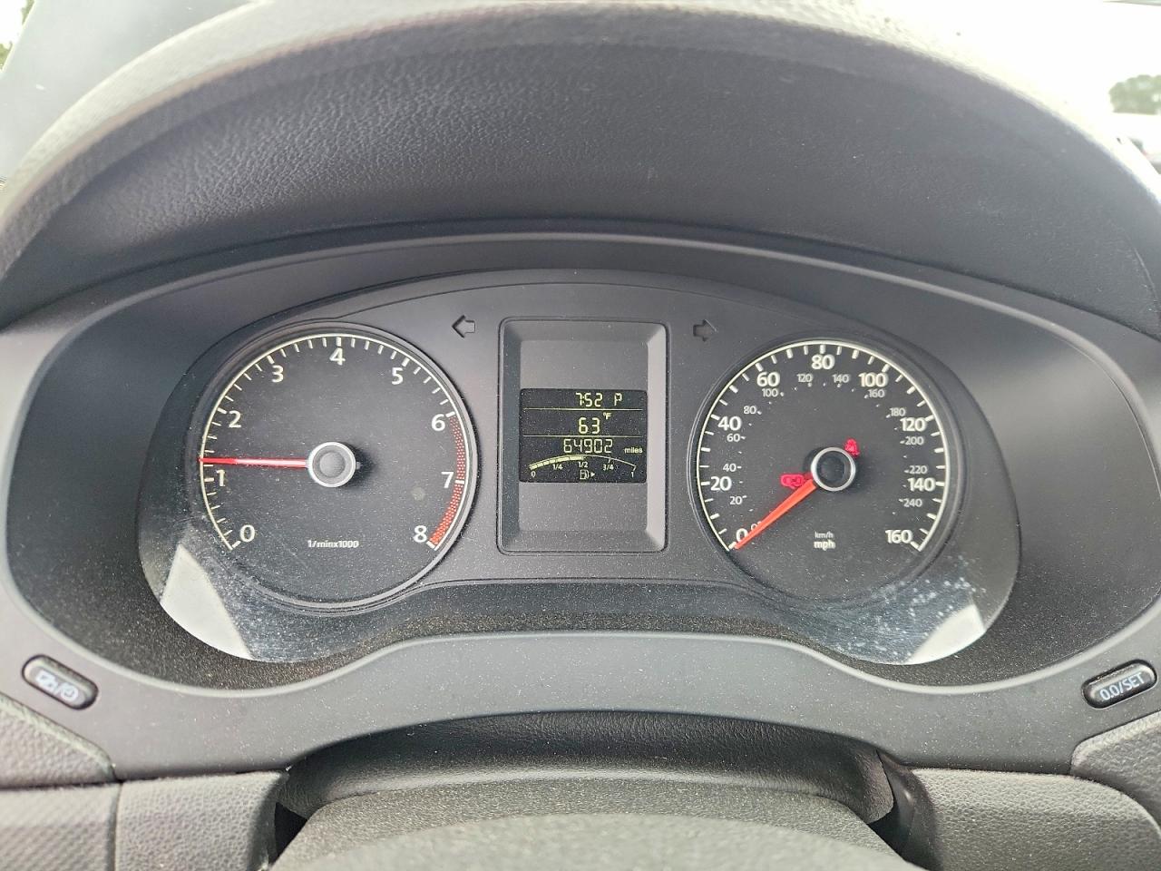 Volkswagen Jetta Base