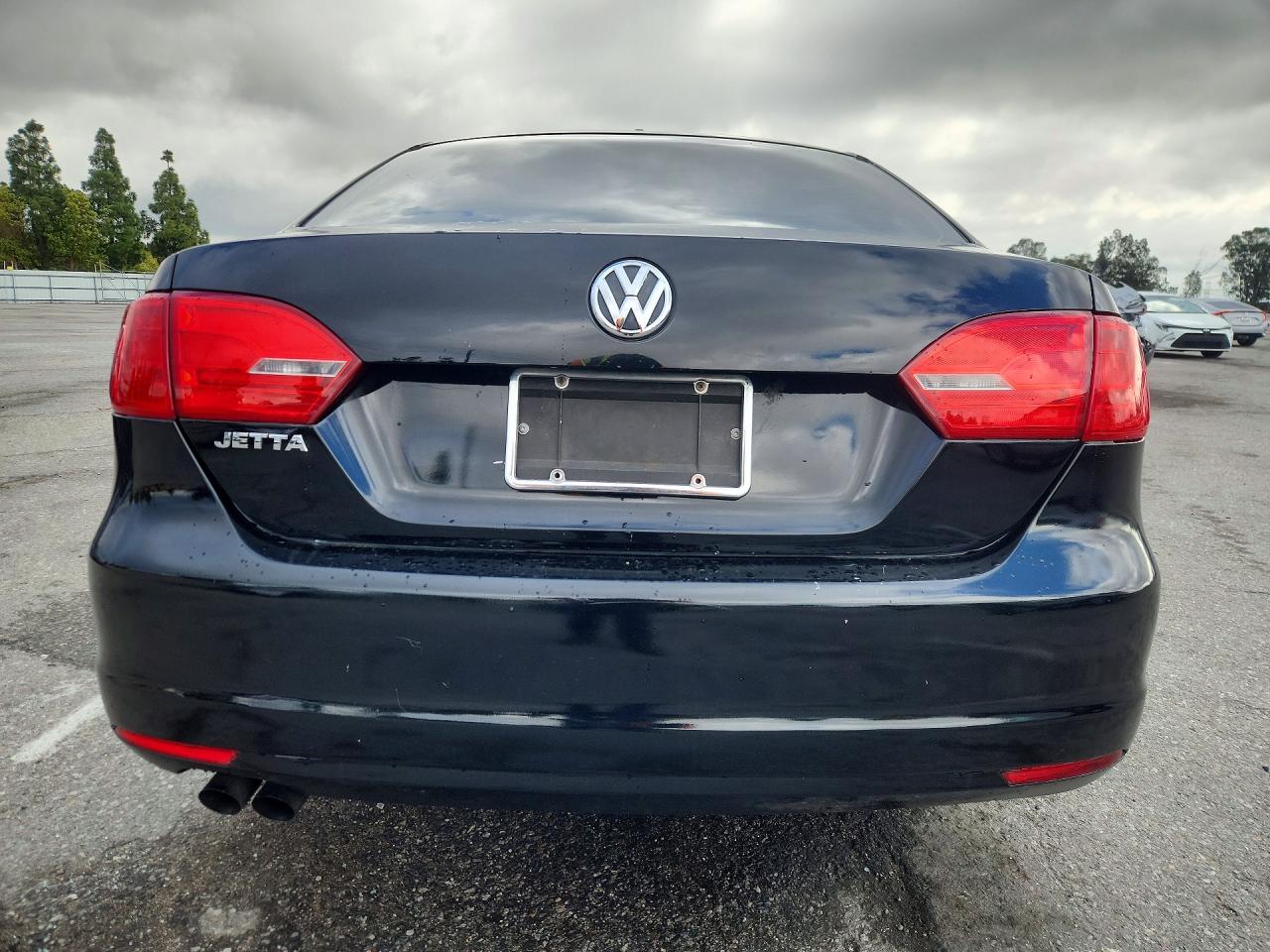 Volkswagen Jetta Base