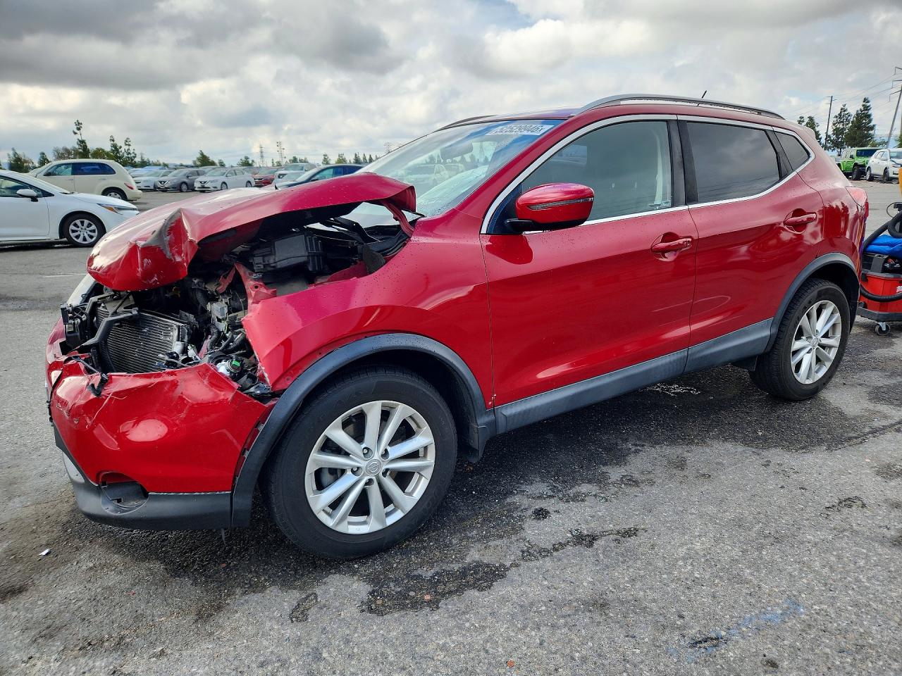 Salvage Nissan Rogue Image