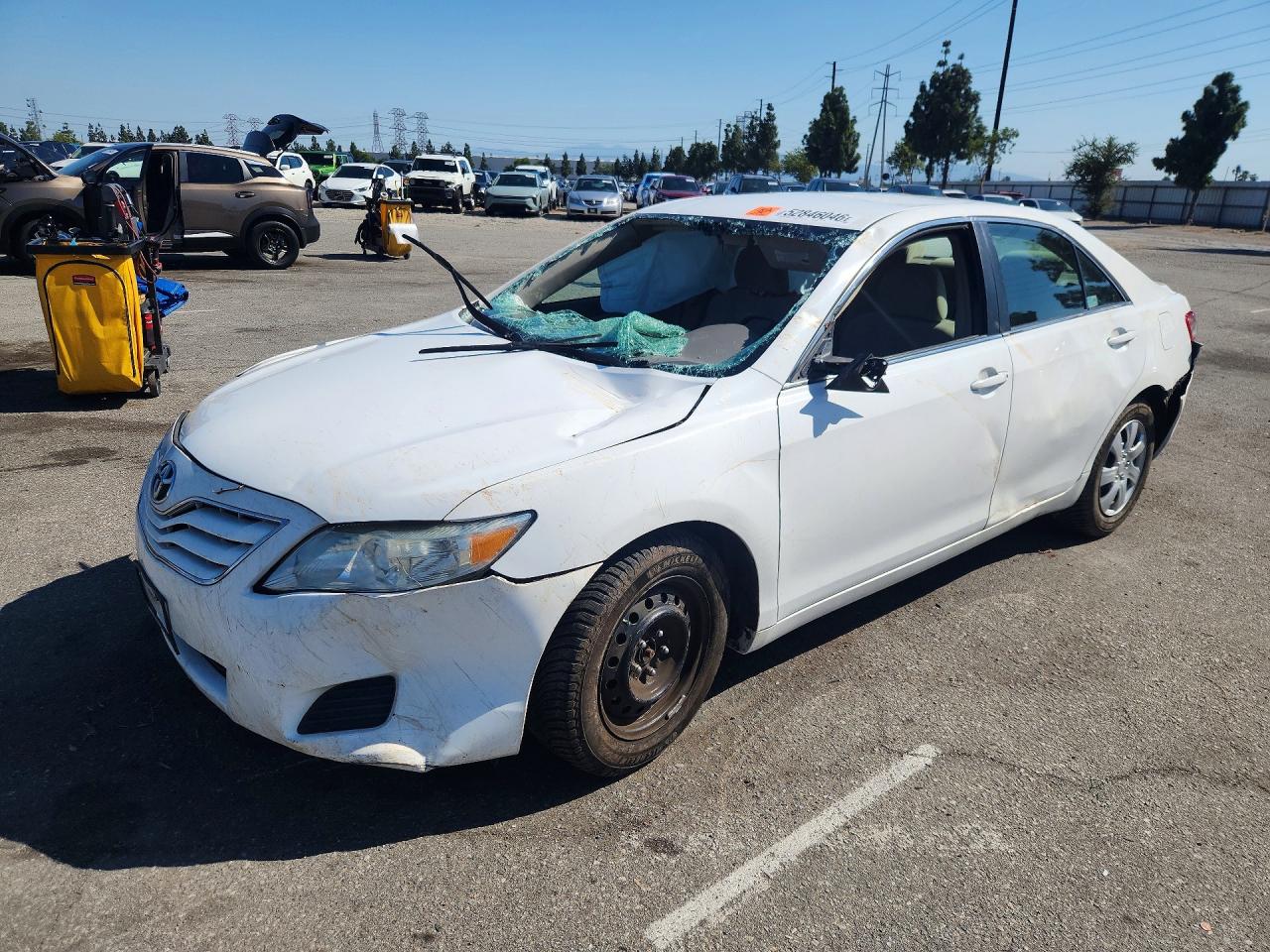 Salvage Toyota Camry Image