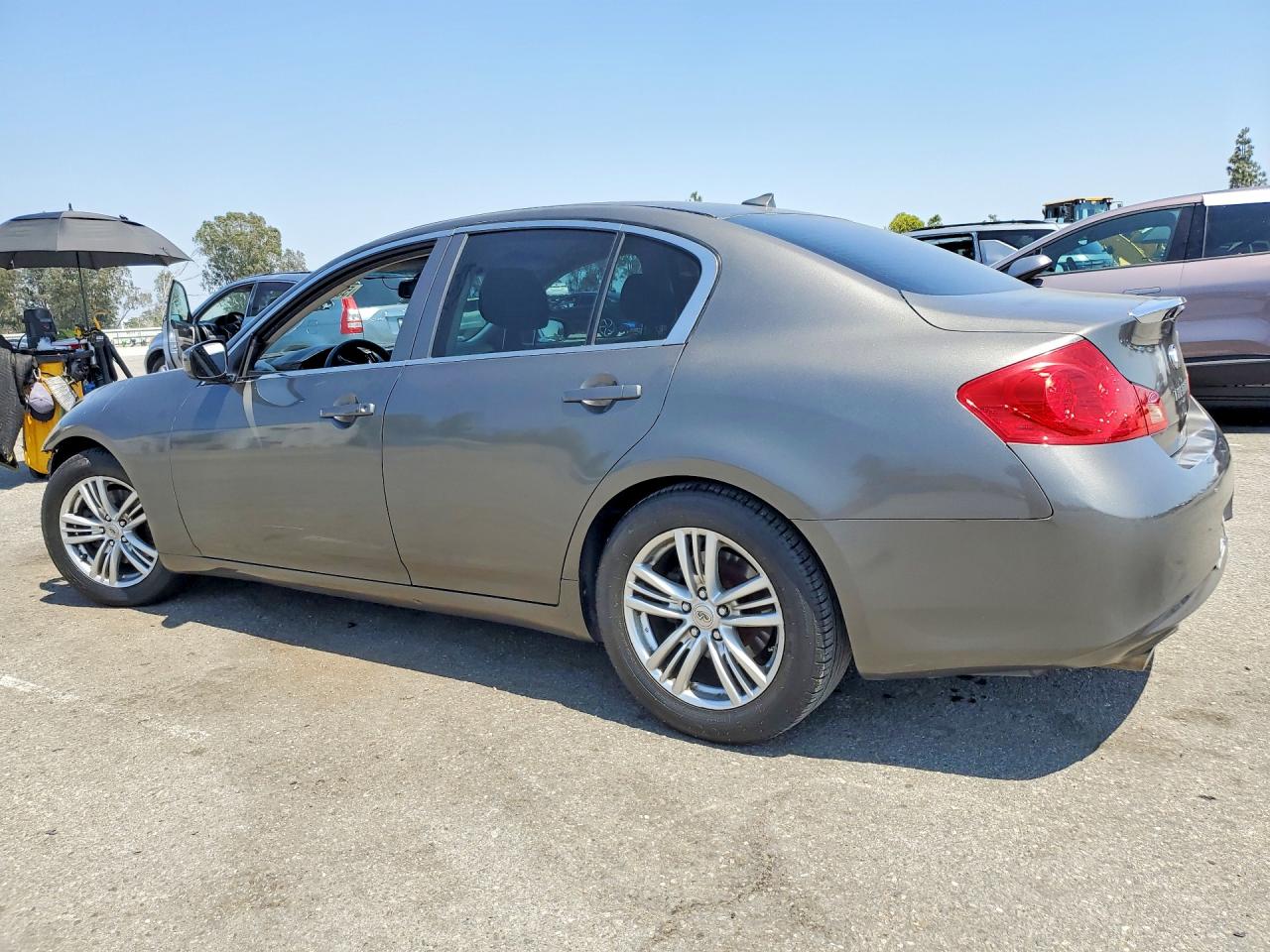 INFINITI G37 Base