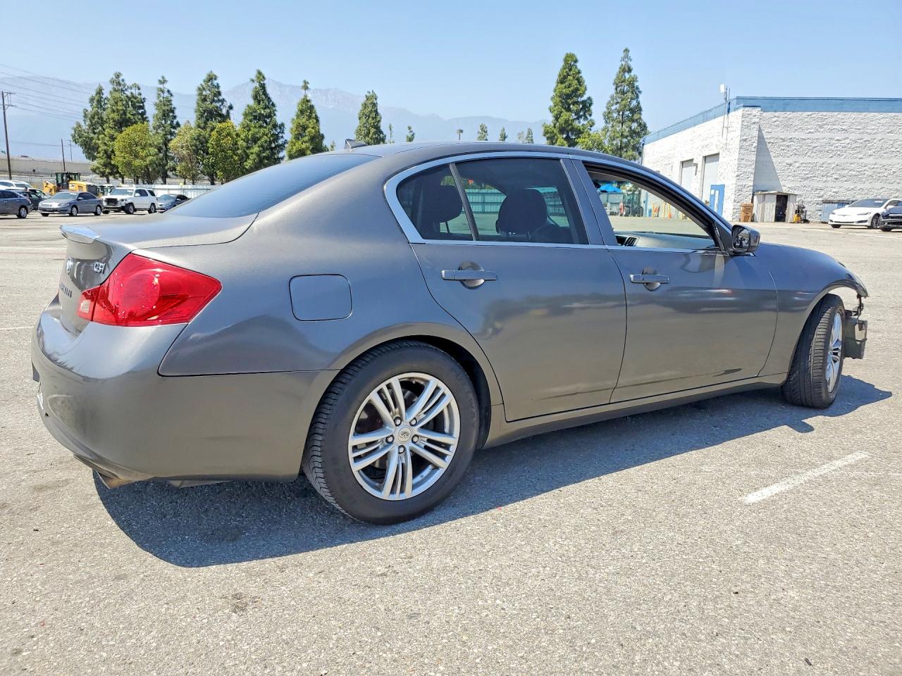 INFINITI G37 Base