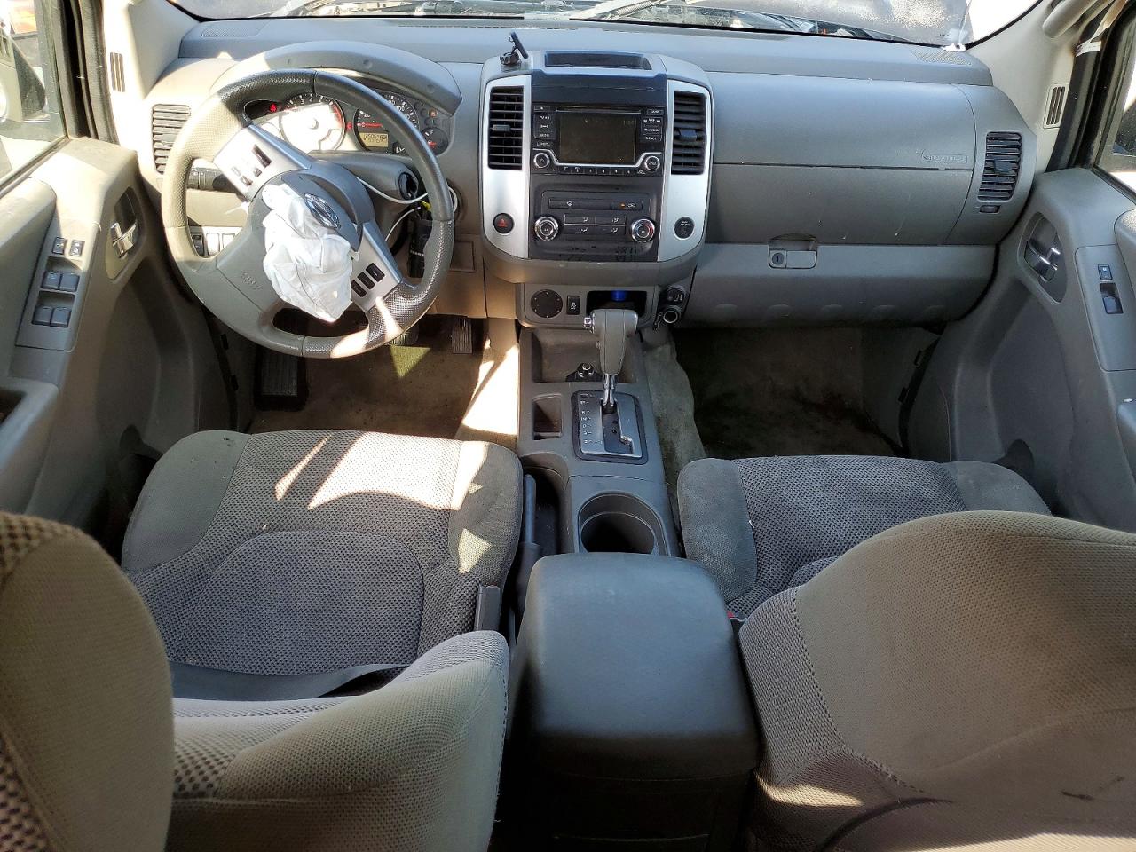 Nissan Frontier Sv