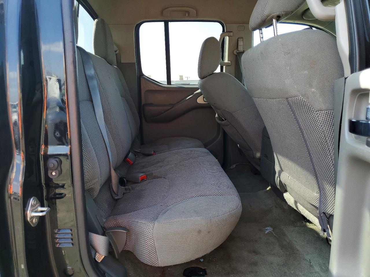 Nissan Frontier Sv