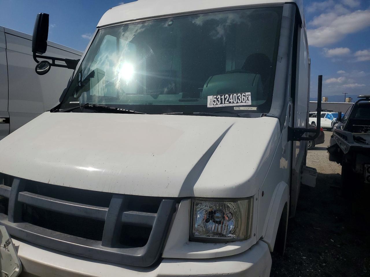 Salvage Isuzu Npr Hd Image