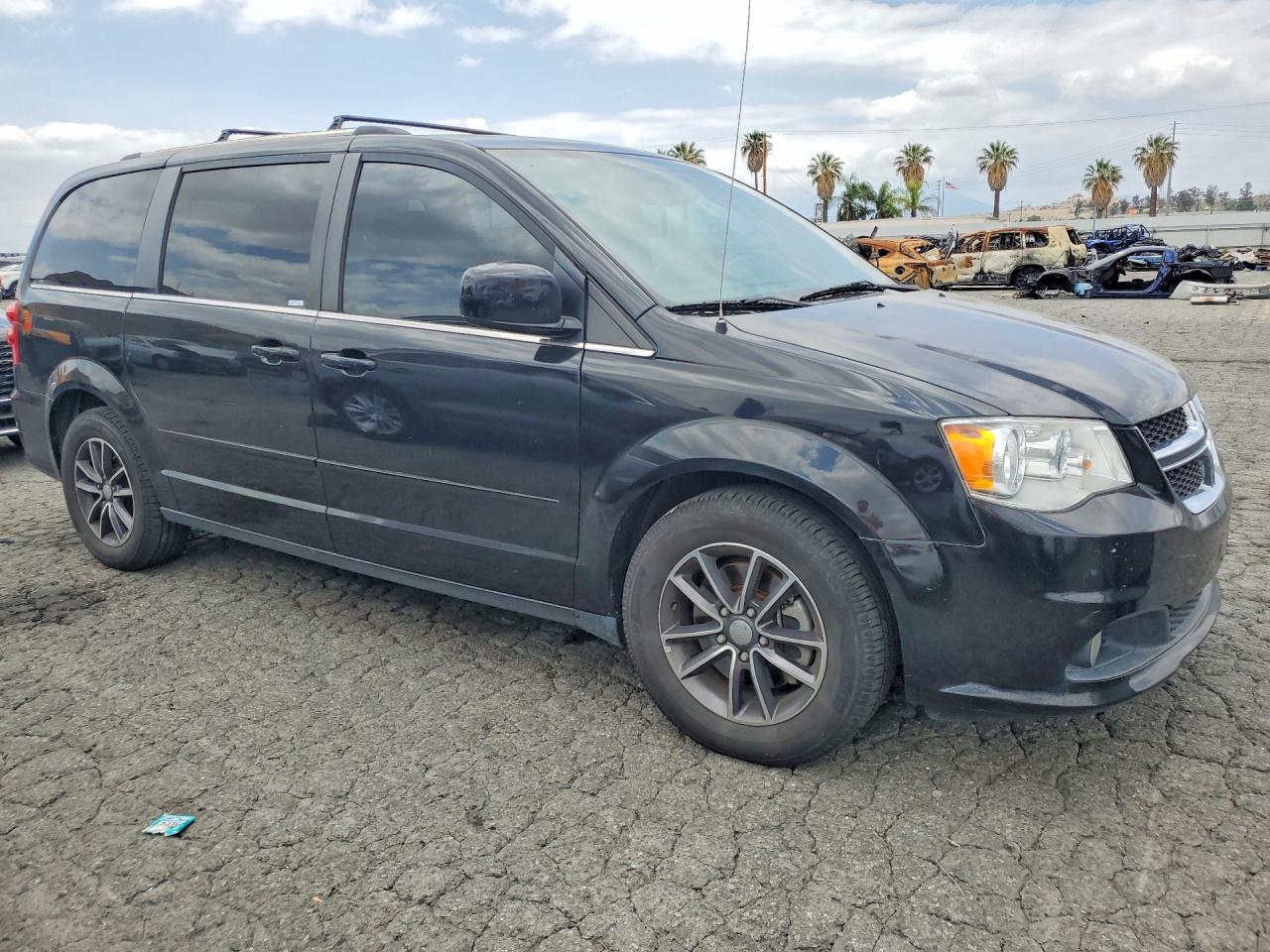Dodge Caravan Sxt