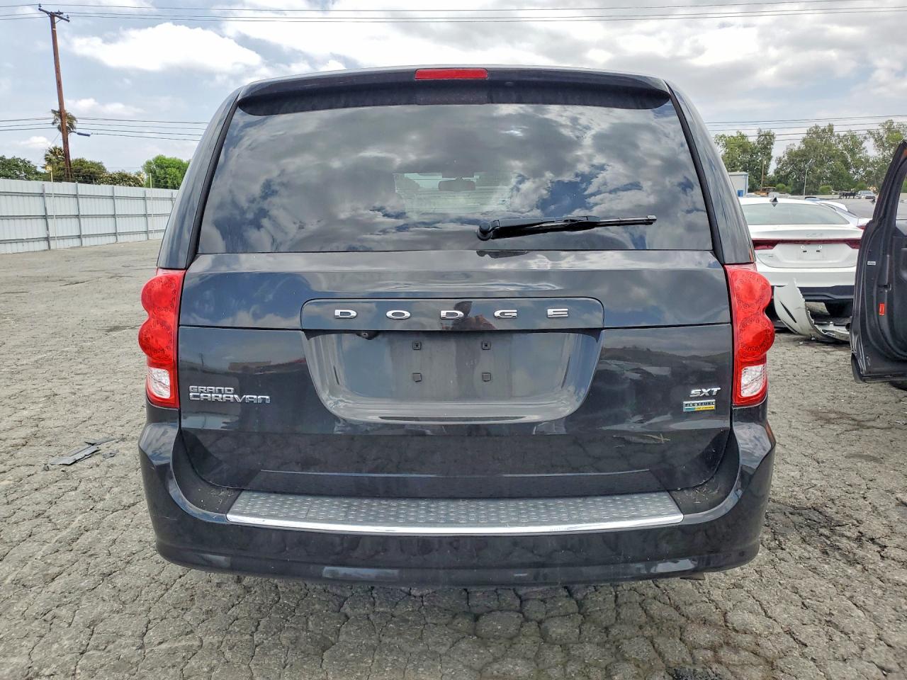 Dodge Caravan Sxt