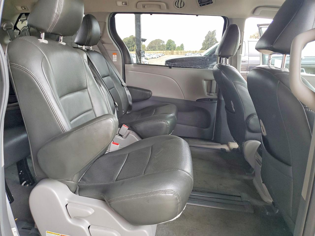 Toyota Sienna Le