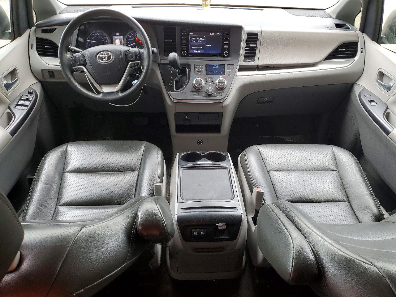 Toyota Sienna Le