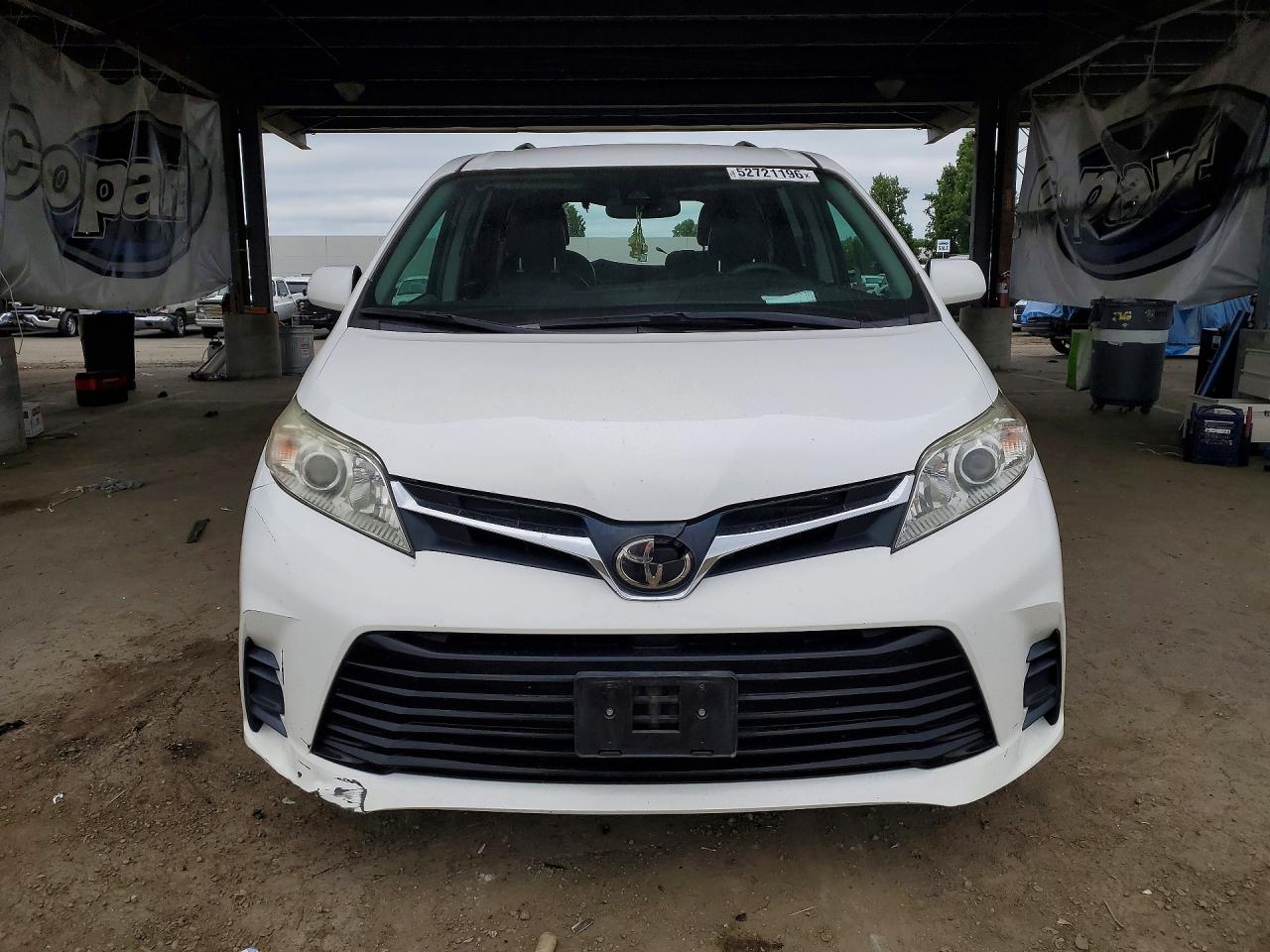 Toyota Sienna Le