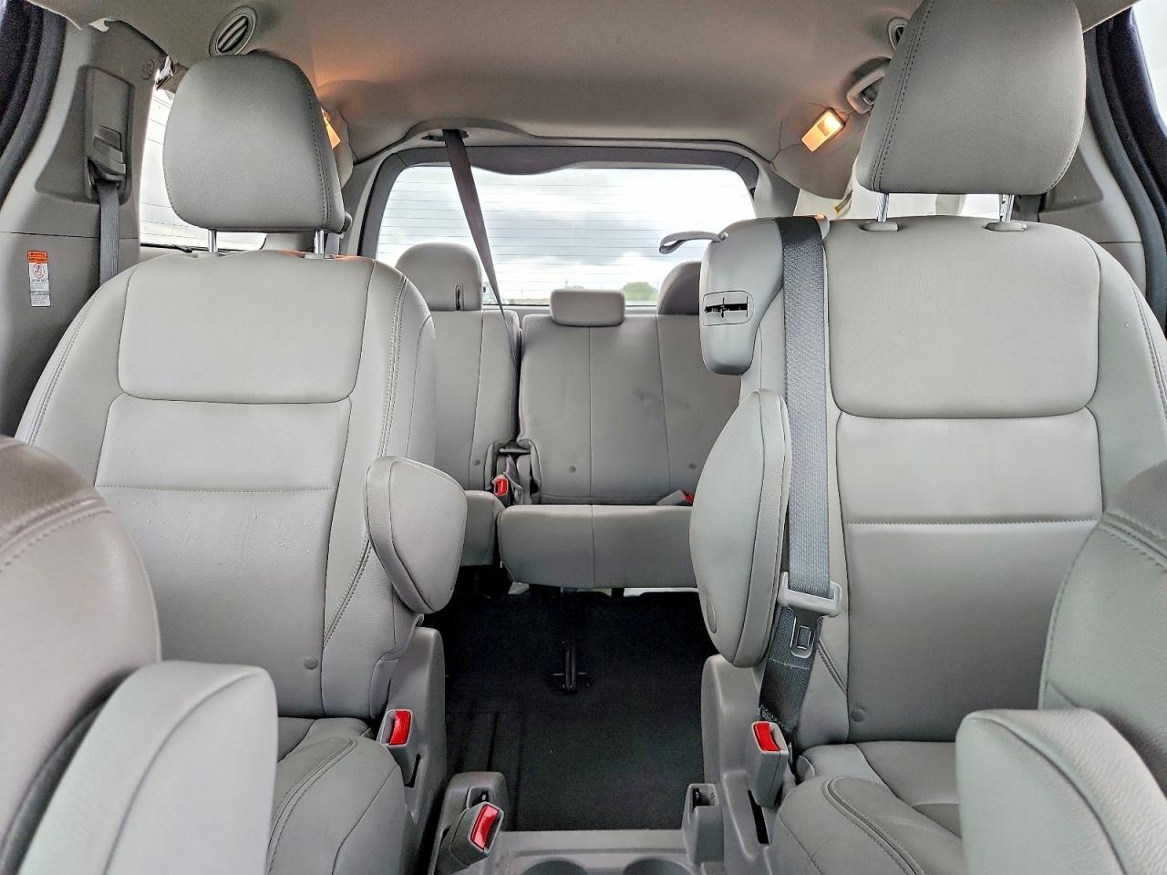 Toyota Sienna Xle 8-passenger