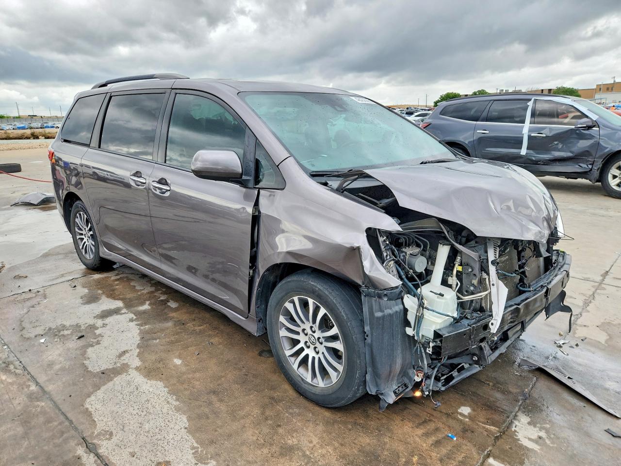 Toyota Sienna Xle 8-passenger