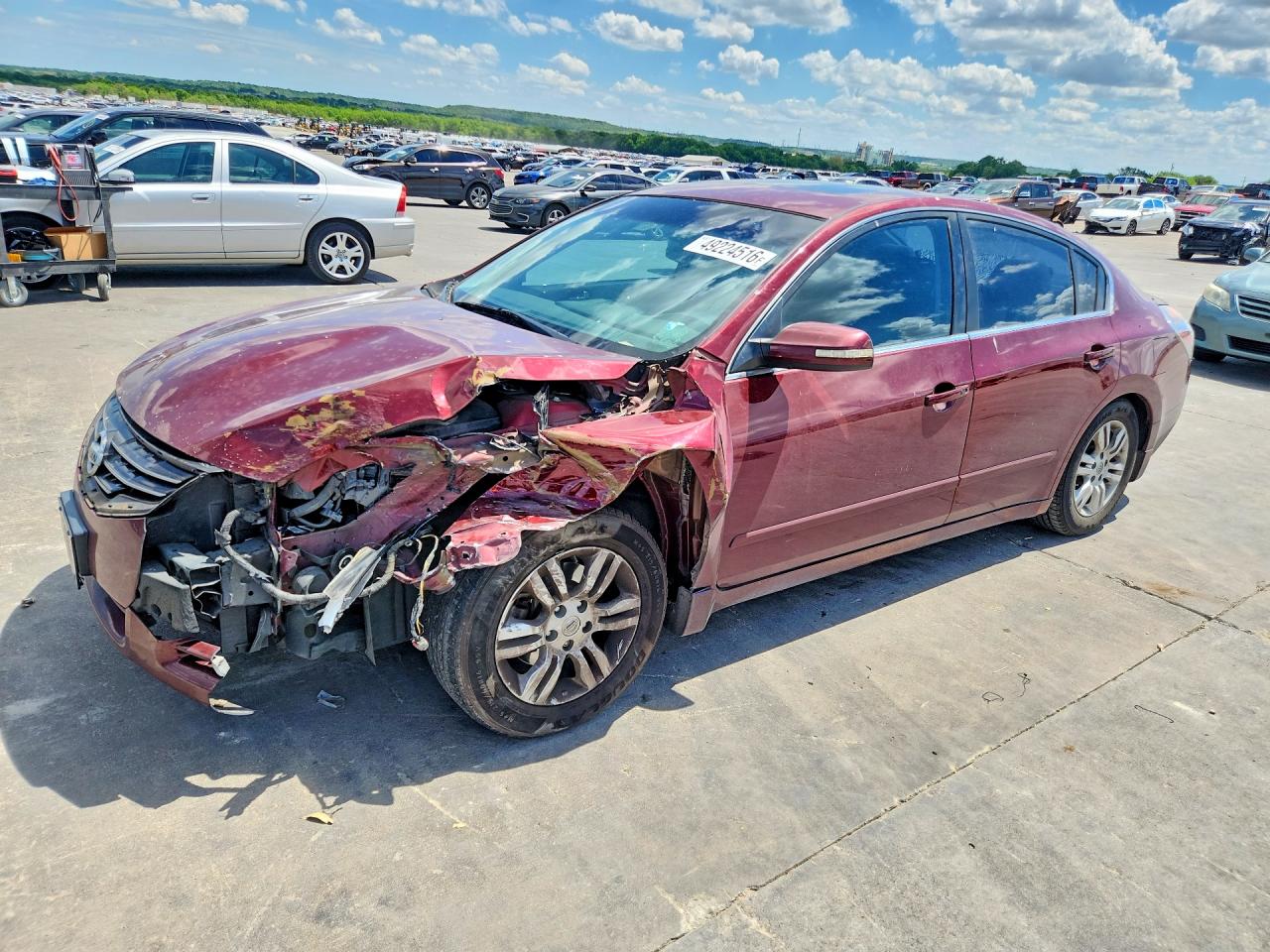 Salvage Nissan Altima Image
