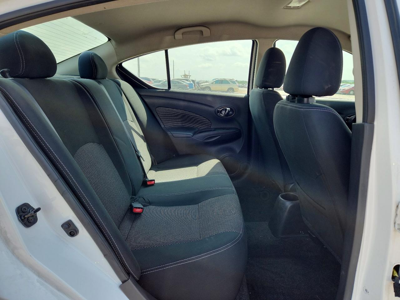 Nissan Versa Sv