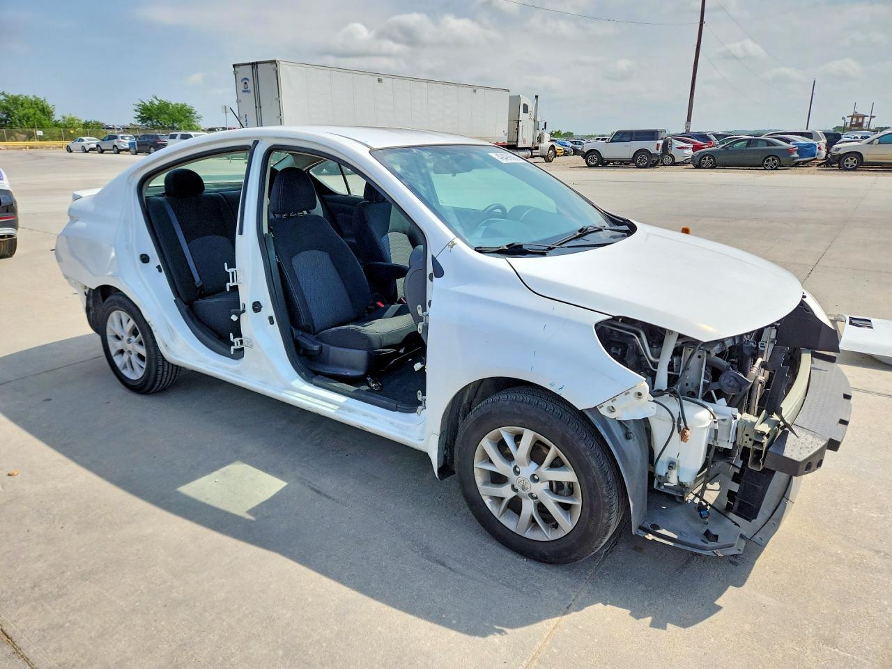 Nissan Versa Sv