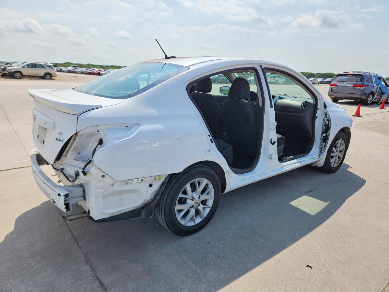 Nissan Versa Sv