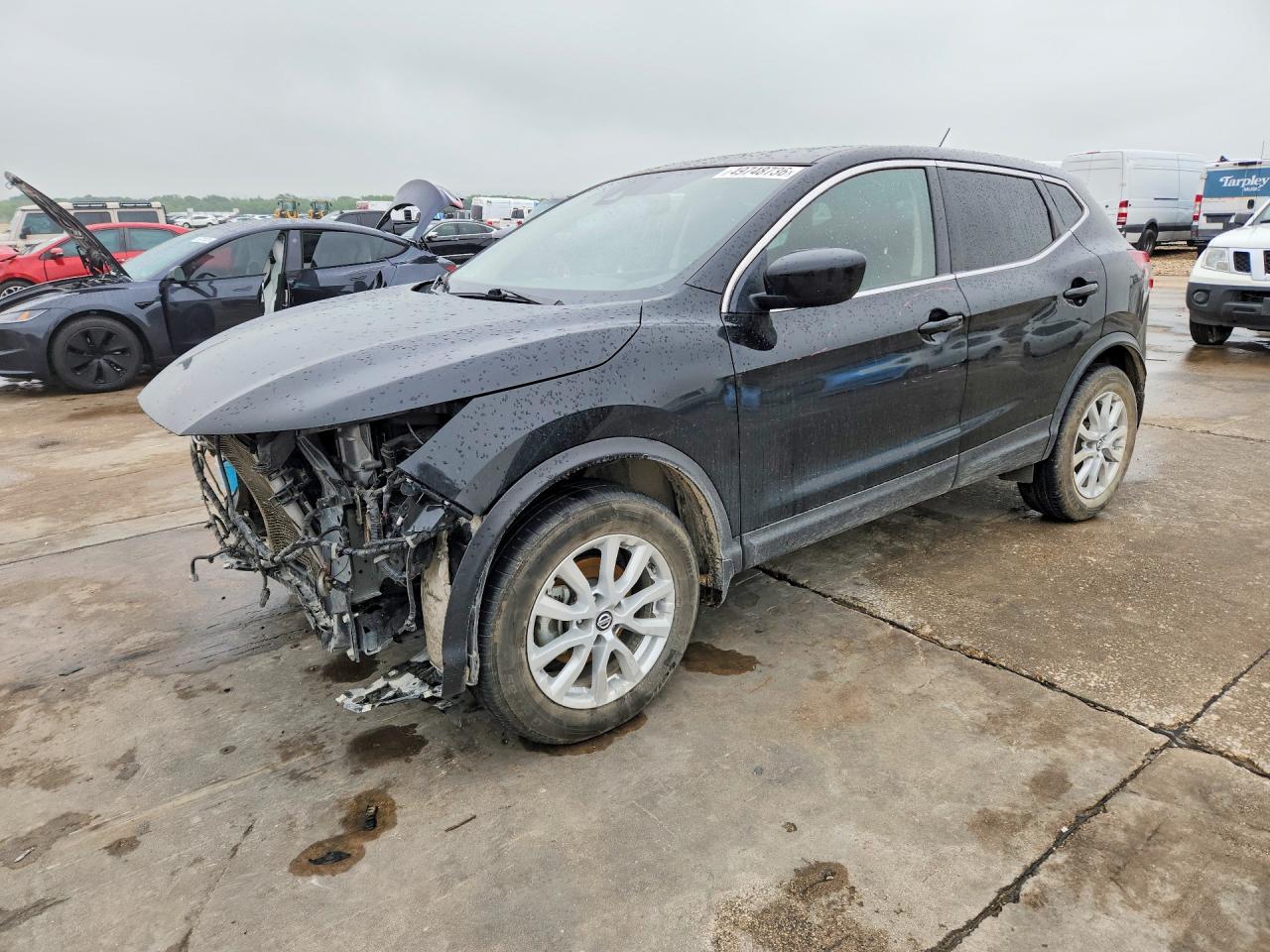 Salvage Nissan Rogue Image