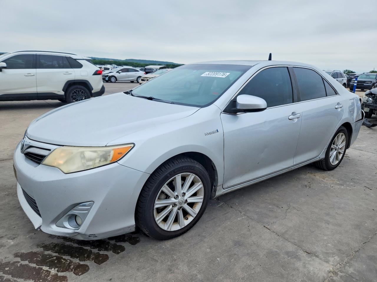 Salvage Toyota Camry Image
