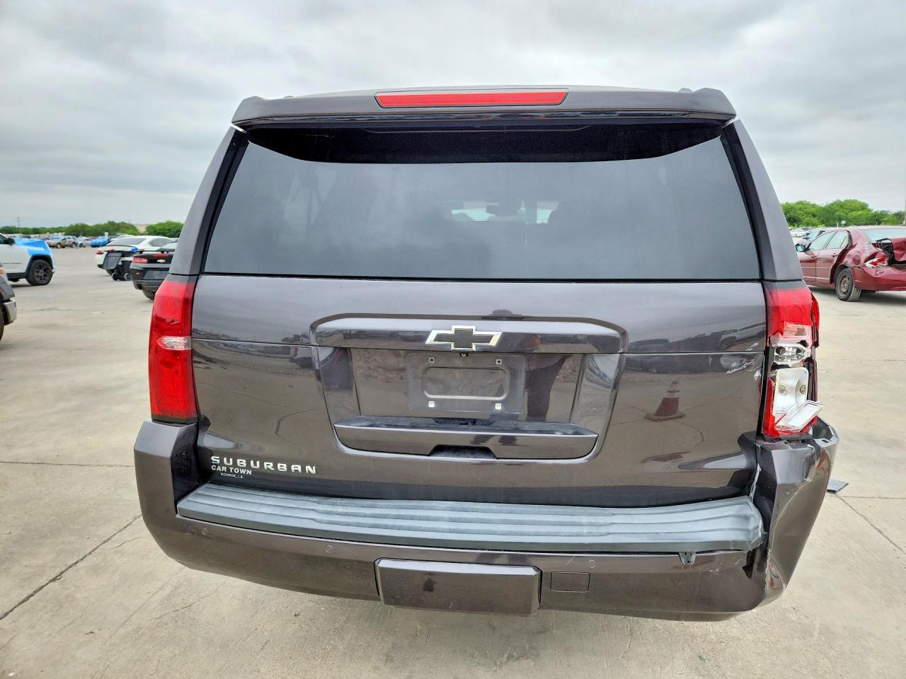 Chevrolet Suburban C1500 Lt