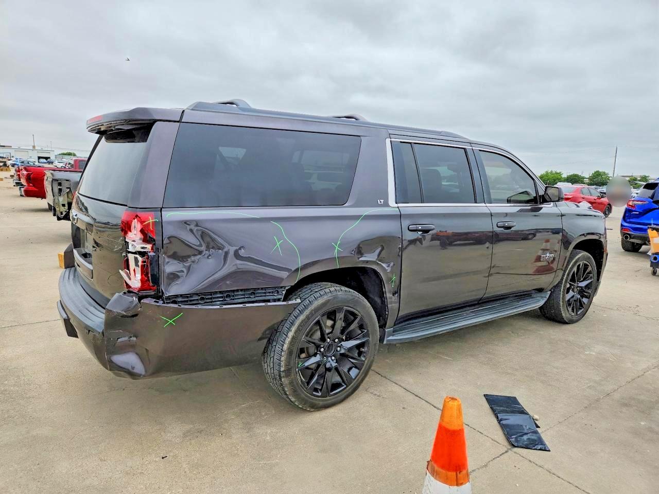 Chevrolet Suburban C1500 Lt
