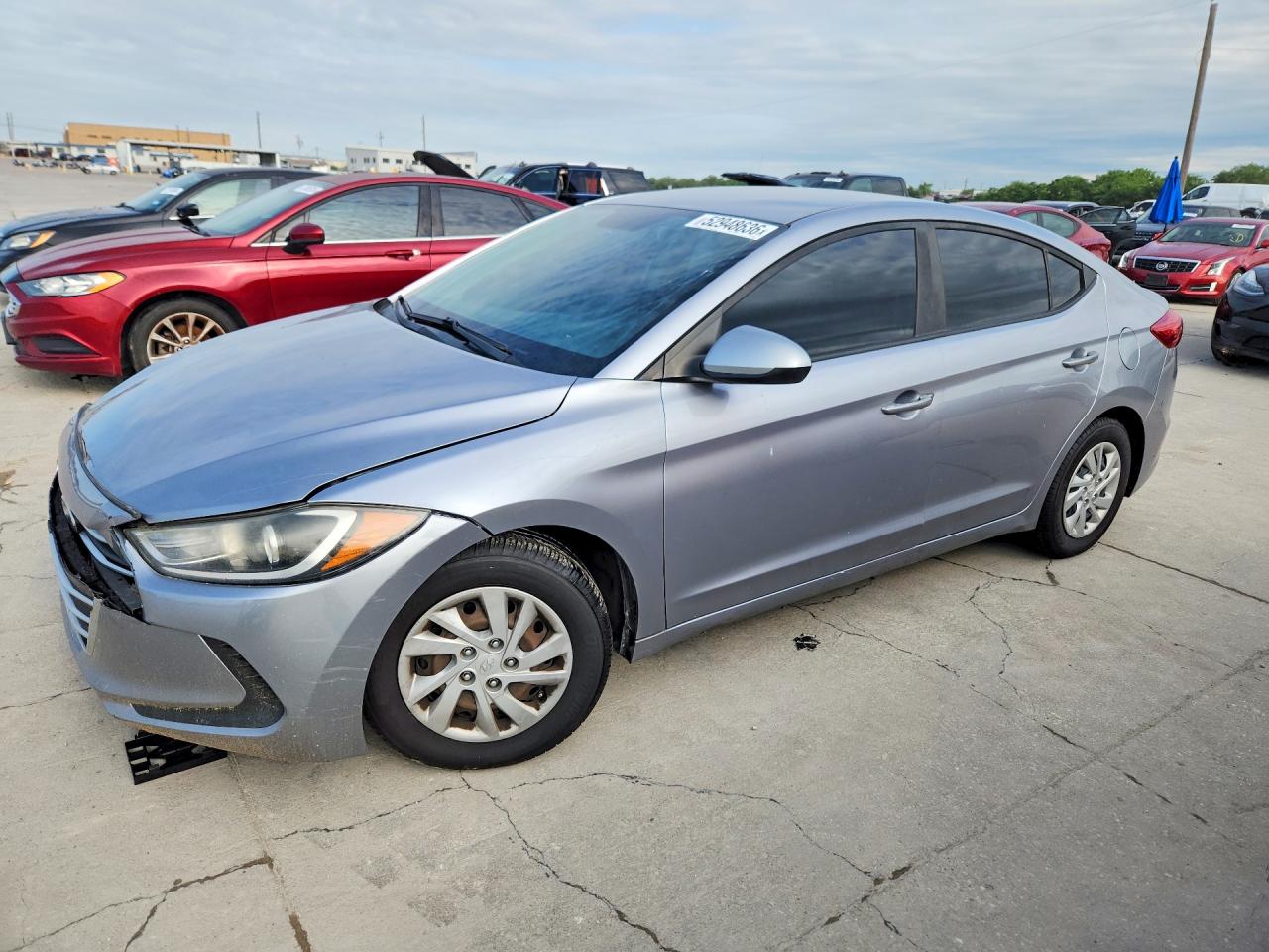 Salvage Hyundai ELANTRA Image