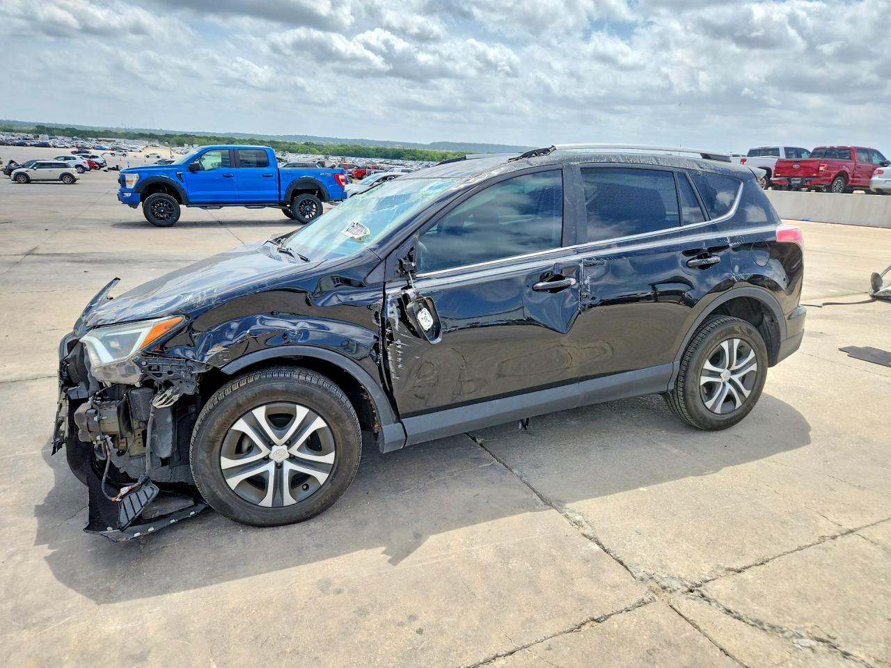 Salvage Toyota RAV4 Image