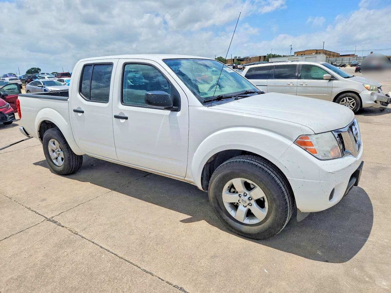 Nissan Frontier S