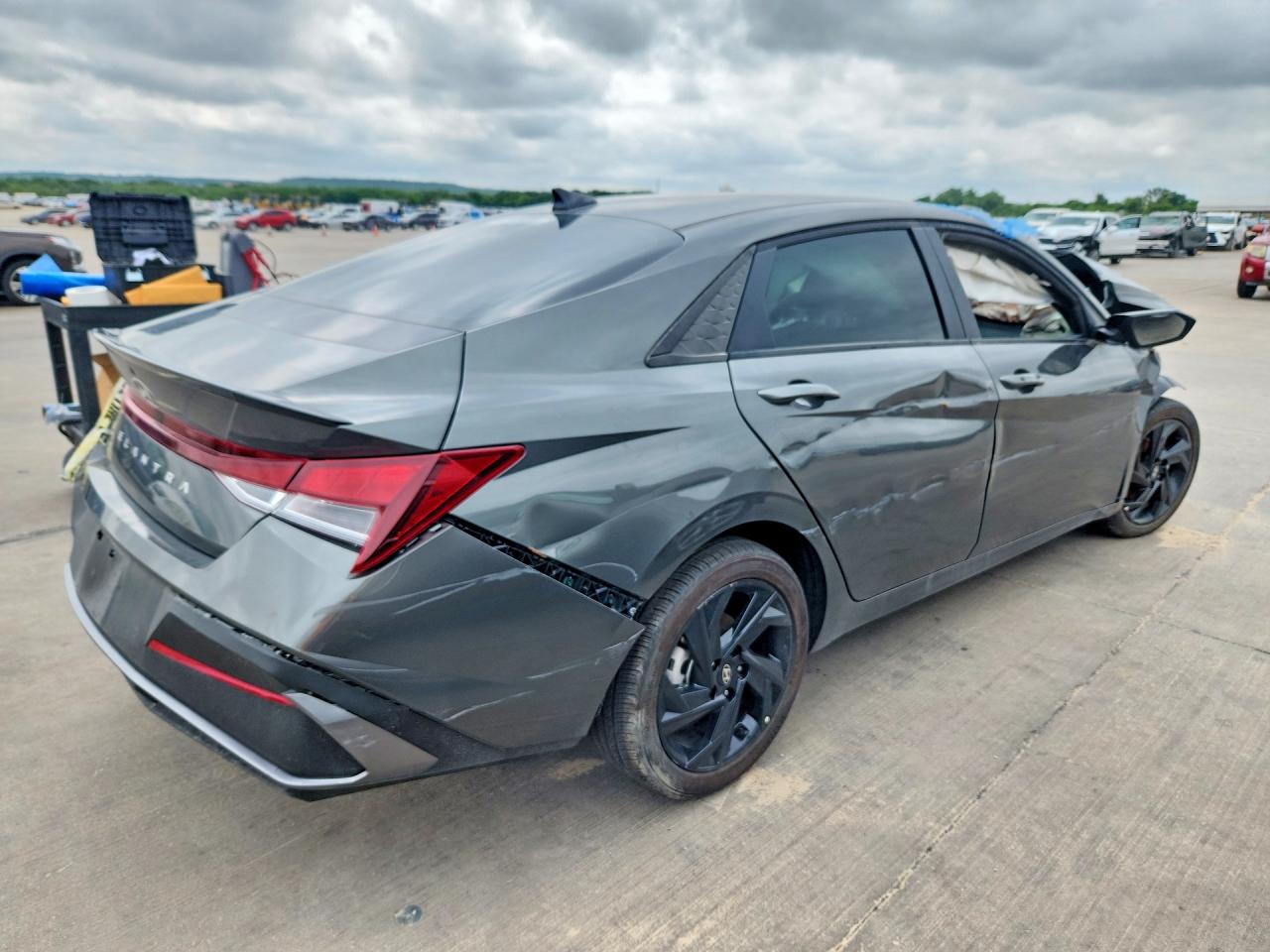 Hyundai ELANTRA Sel Sport