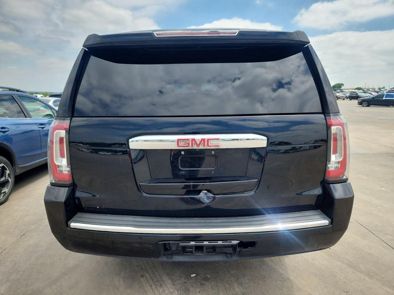 GMC Yukon Denali