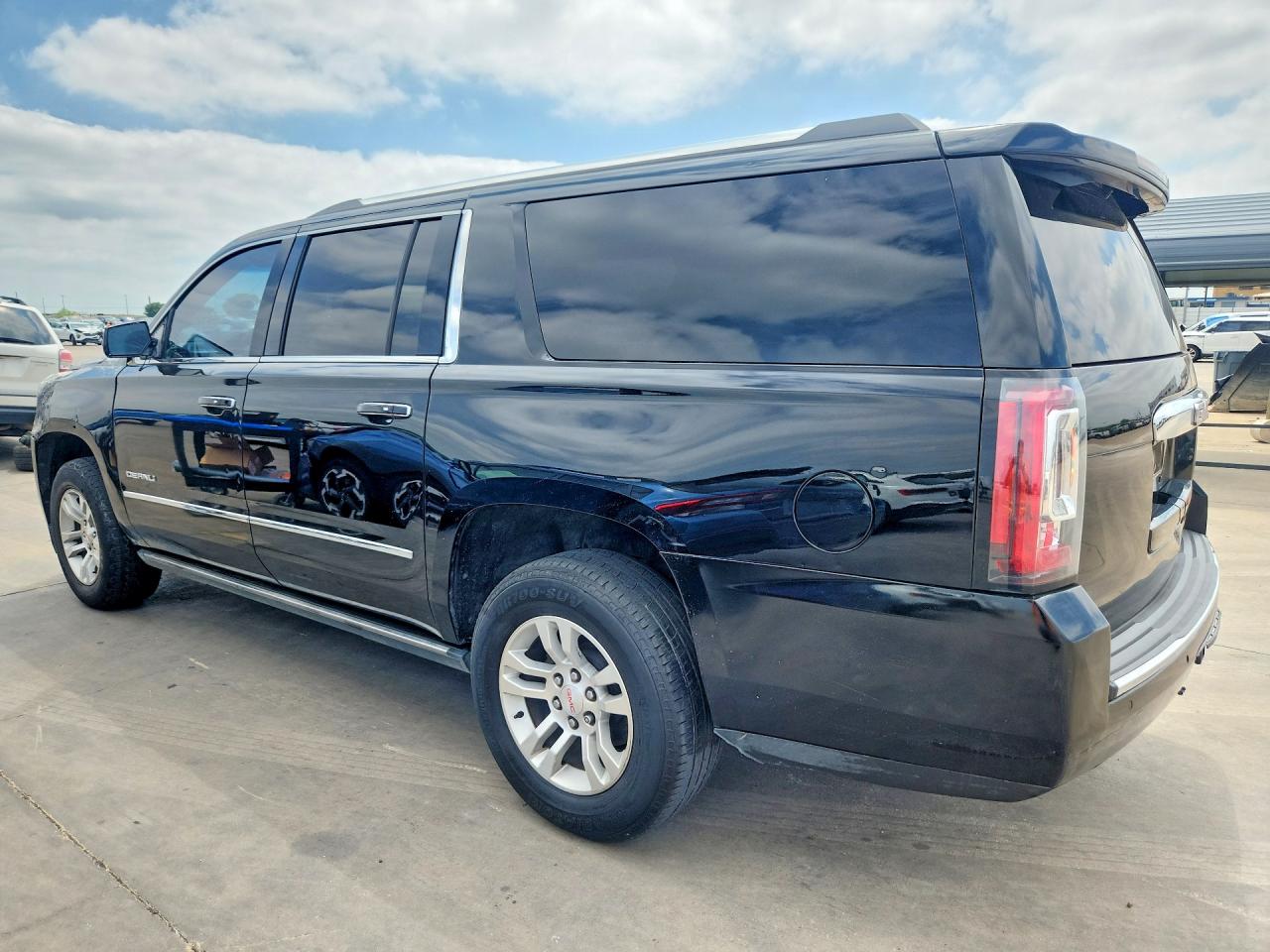 GMC Yukon Denali