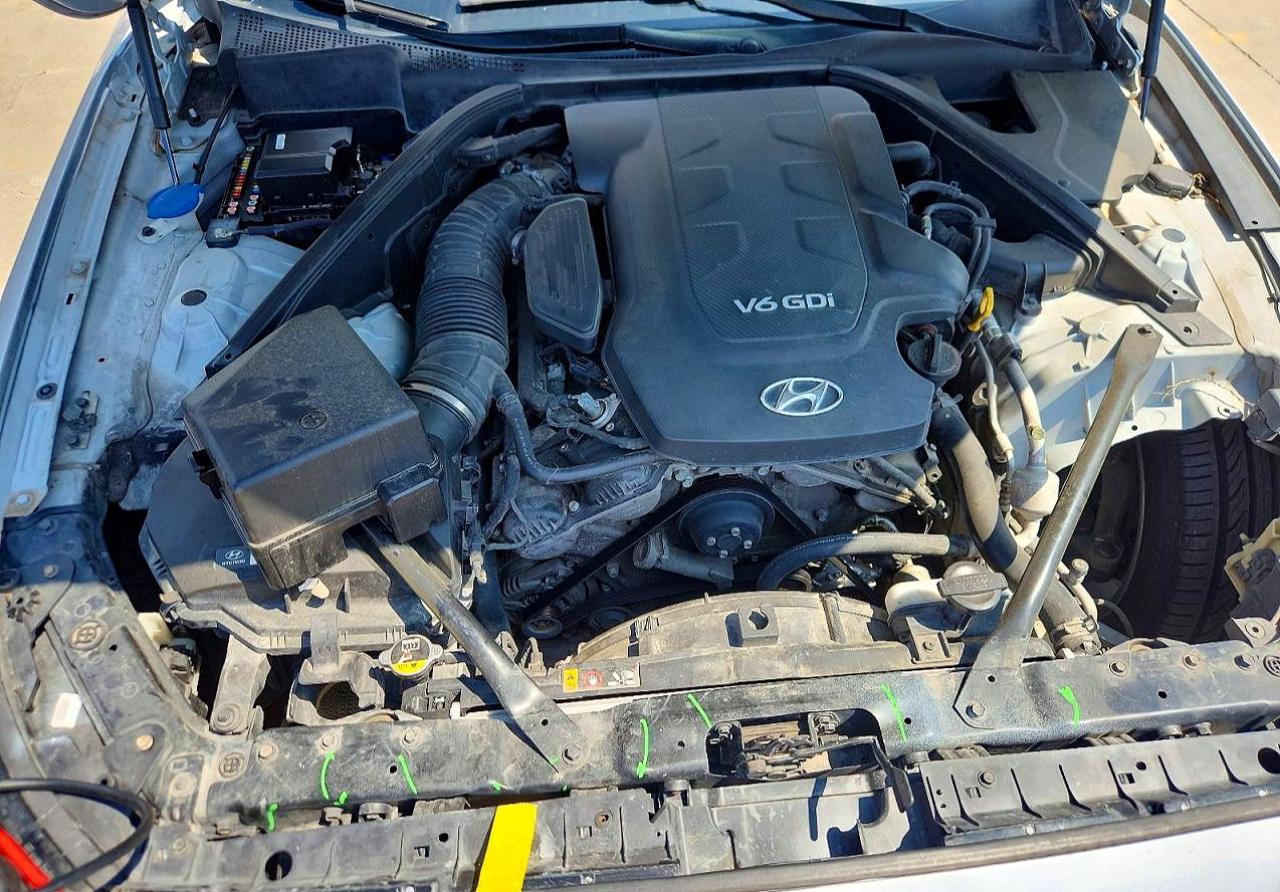 Hyundai Genesis 3.8l